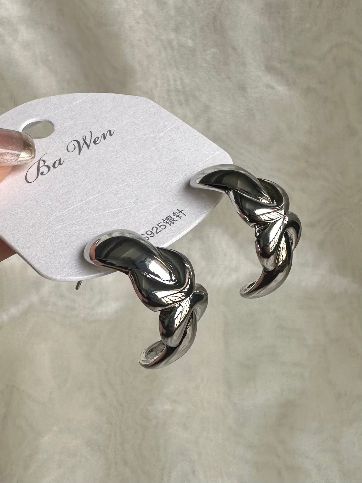 Solid Knot Hoop Earrings