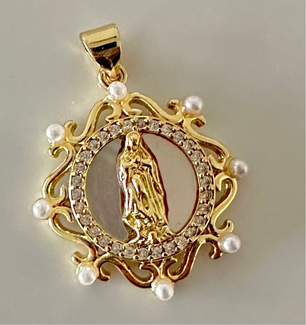 St. Martin Charm Necklaces in Thin Chain-3 Types