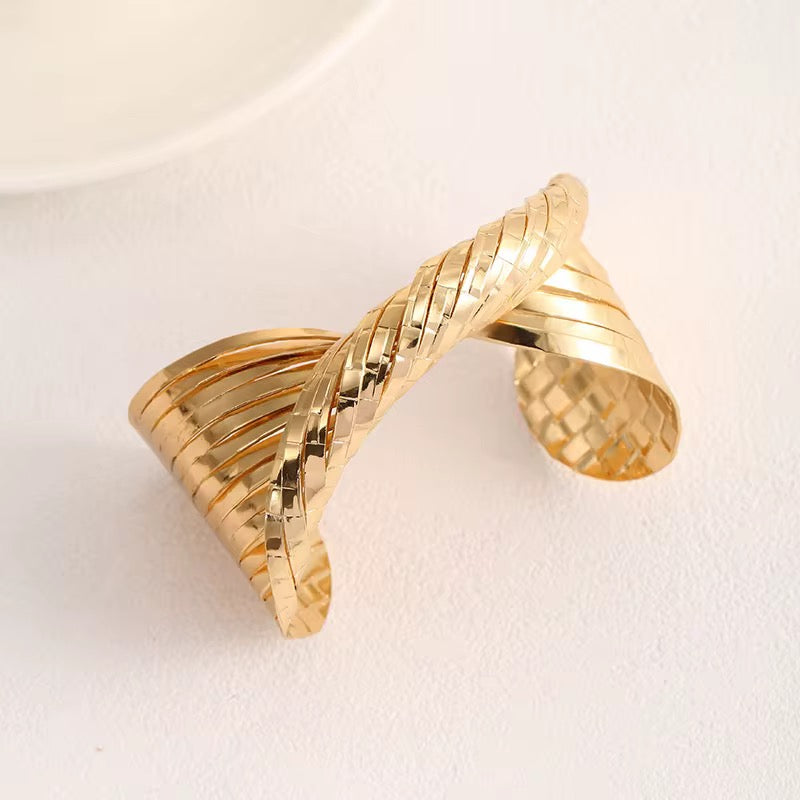 Exagerated Twisted Kada Bracelets
