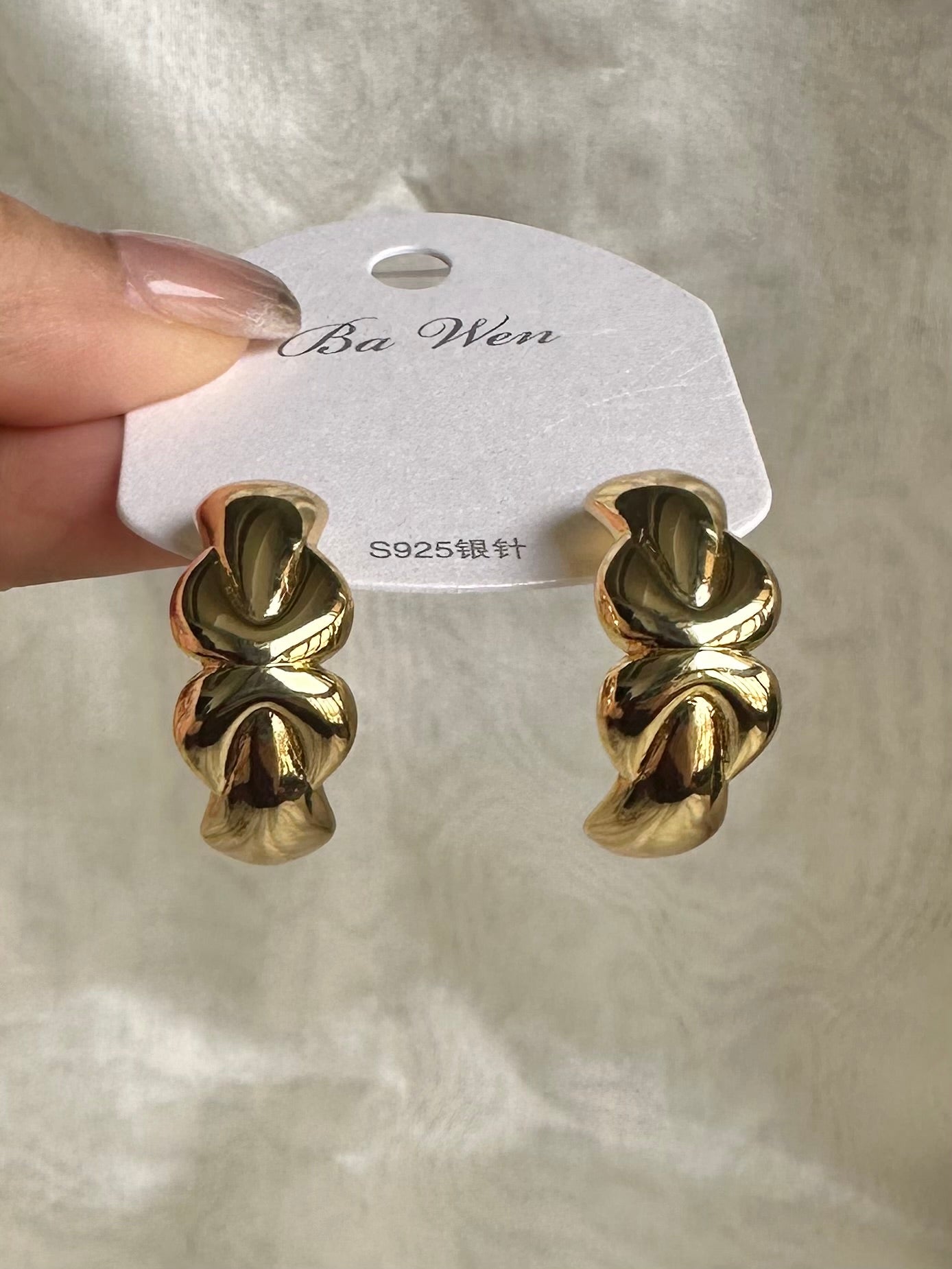 Solid Knot Hoop Earrings