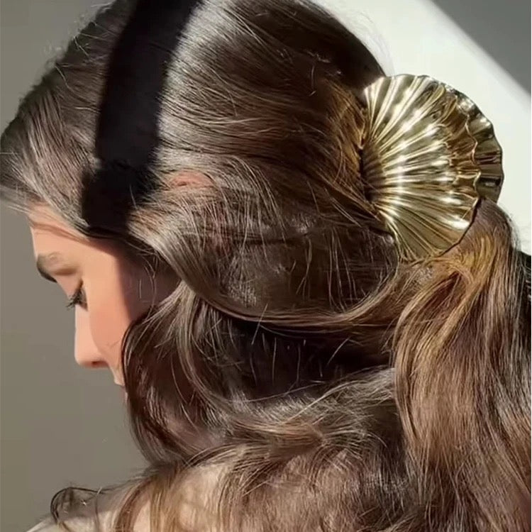 Sea Shell XL Hair Claw Clip