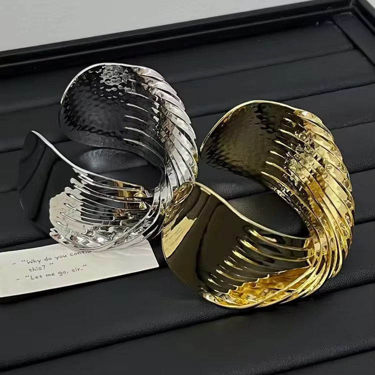 Exagerated Twisted Kada Bracelets