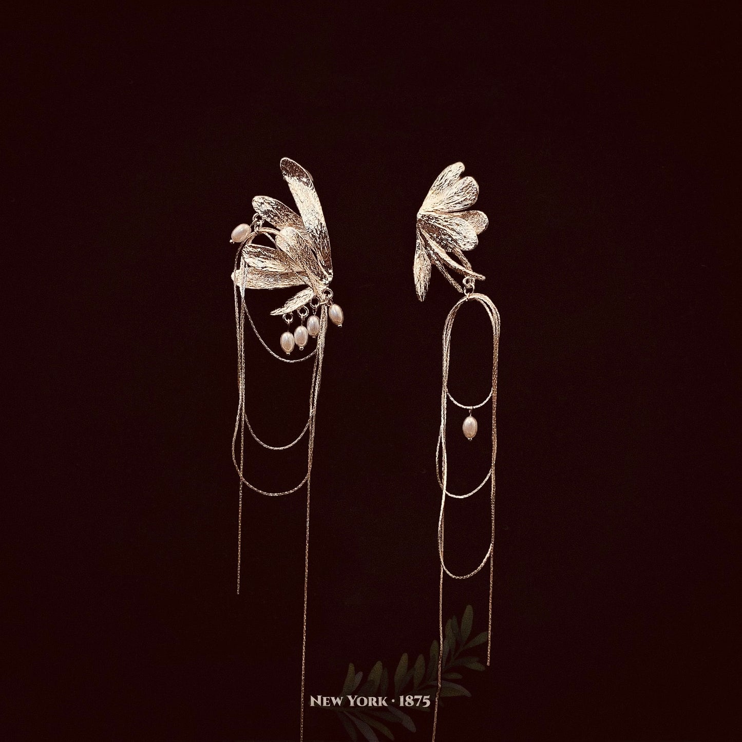 Pearl hanging Floral XL Earrings