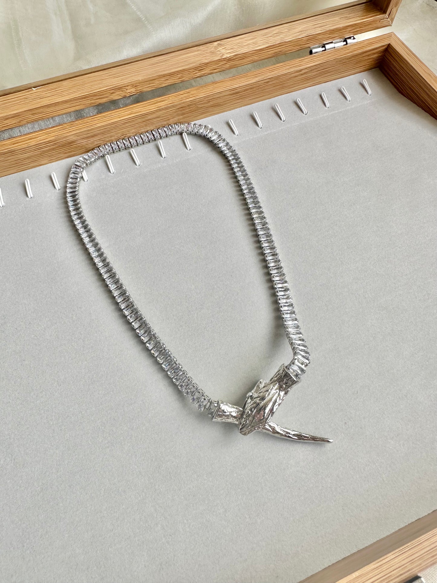 Serpant Baguette Necklace-Silver