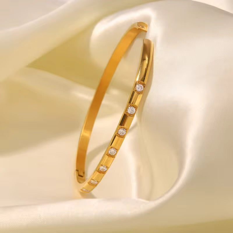 Dotted Bracelet