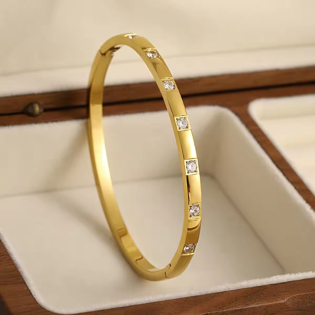 Dotted Bracelet