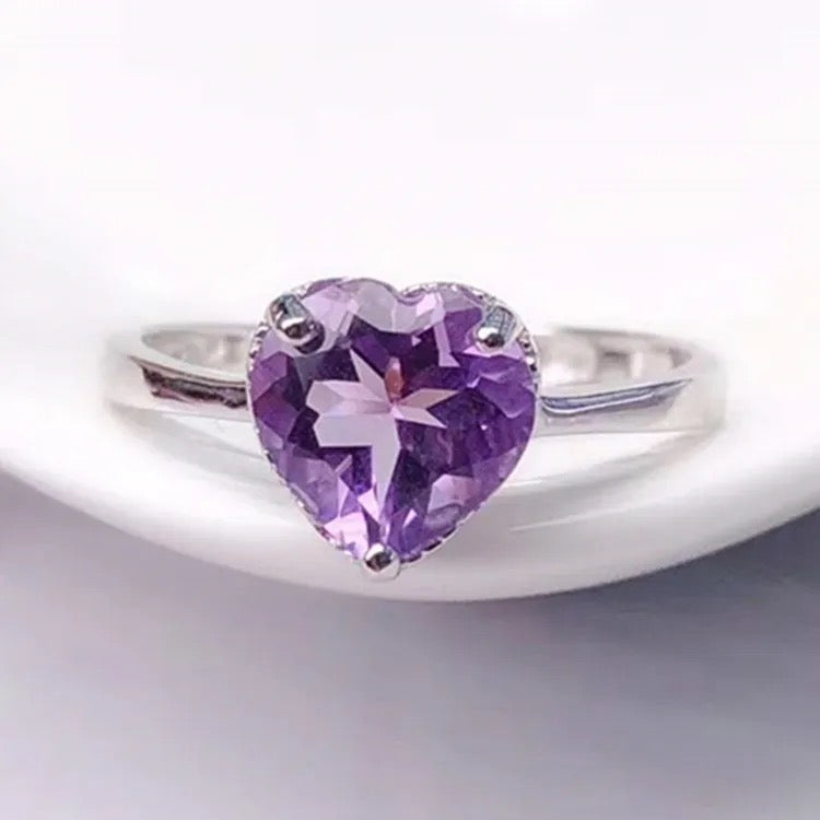 Solitaire Gorge Heart Ring