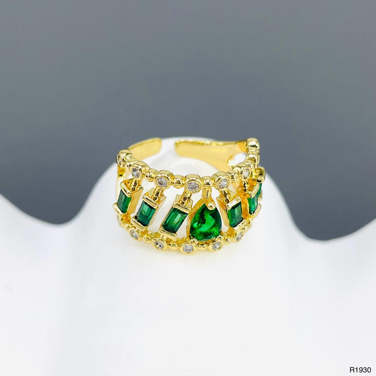 Royal Baguette Band Rings