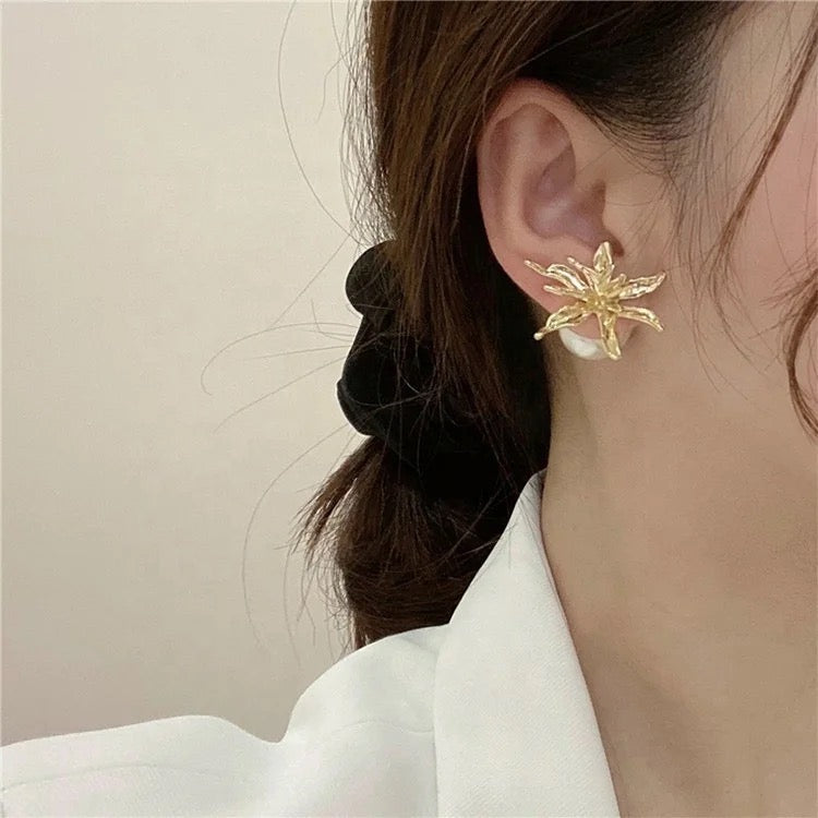 Wild Lily Pearl Sandwich Earrings