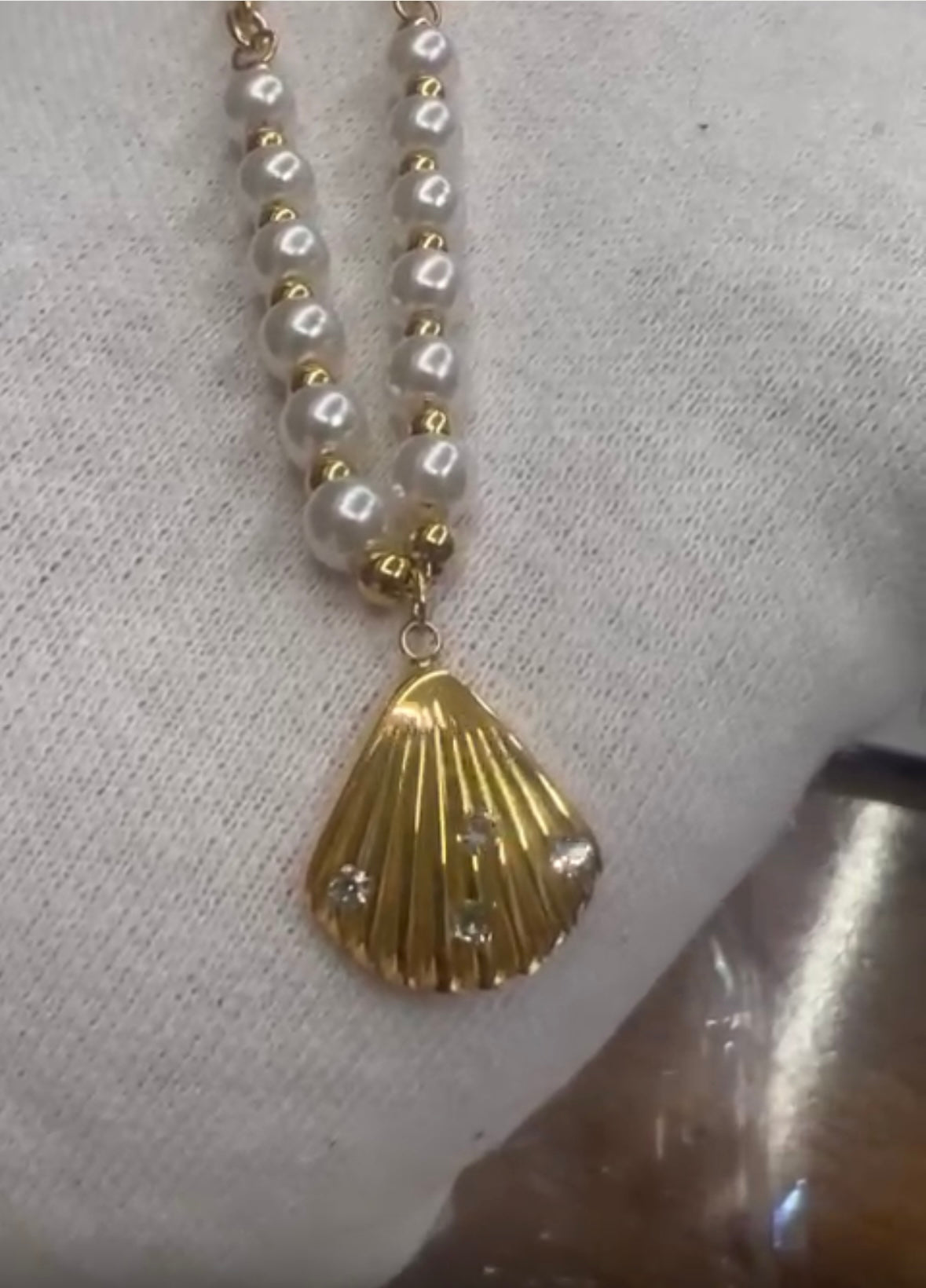 Shell Pearl Necklace