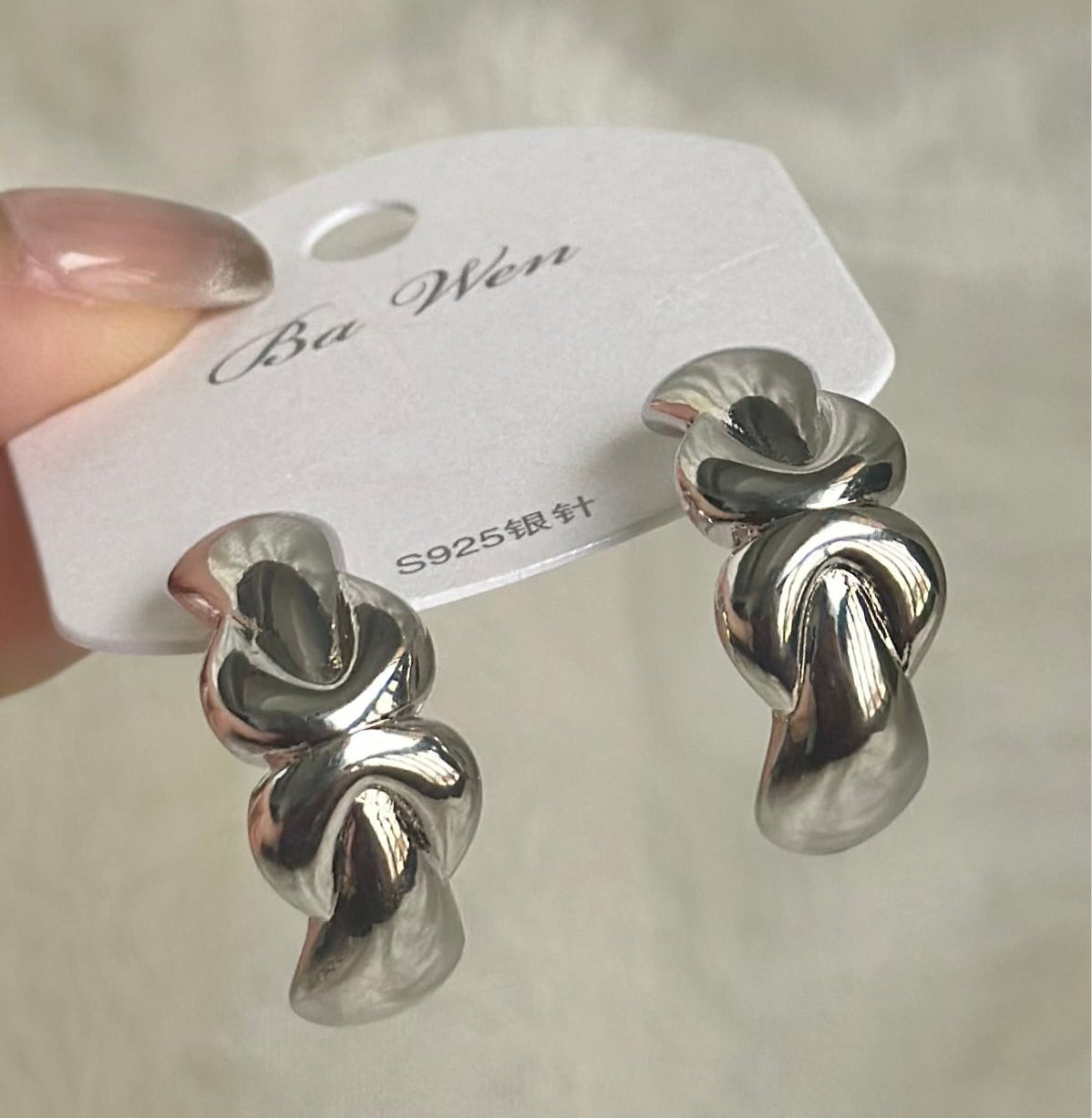 Solid Knot Hoop Earrings