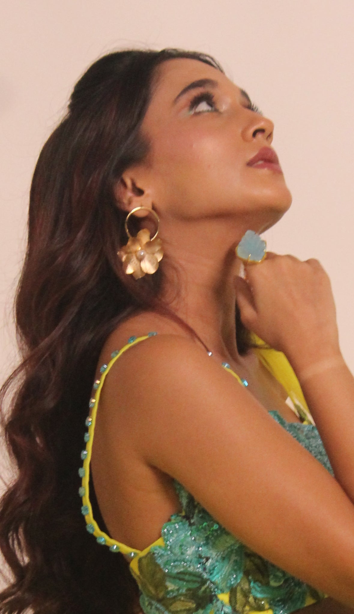 Floral Circle matte Gold Earrings