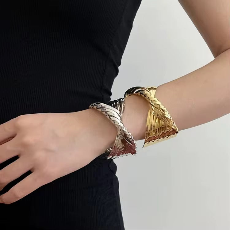 Exagerated Twisted Kada Bracelets