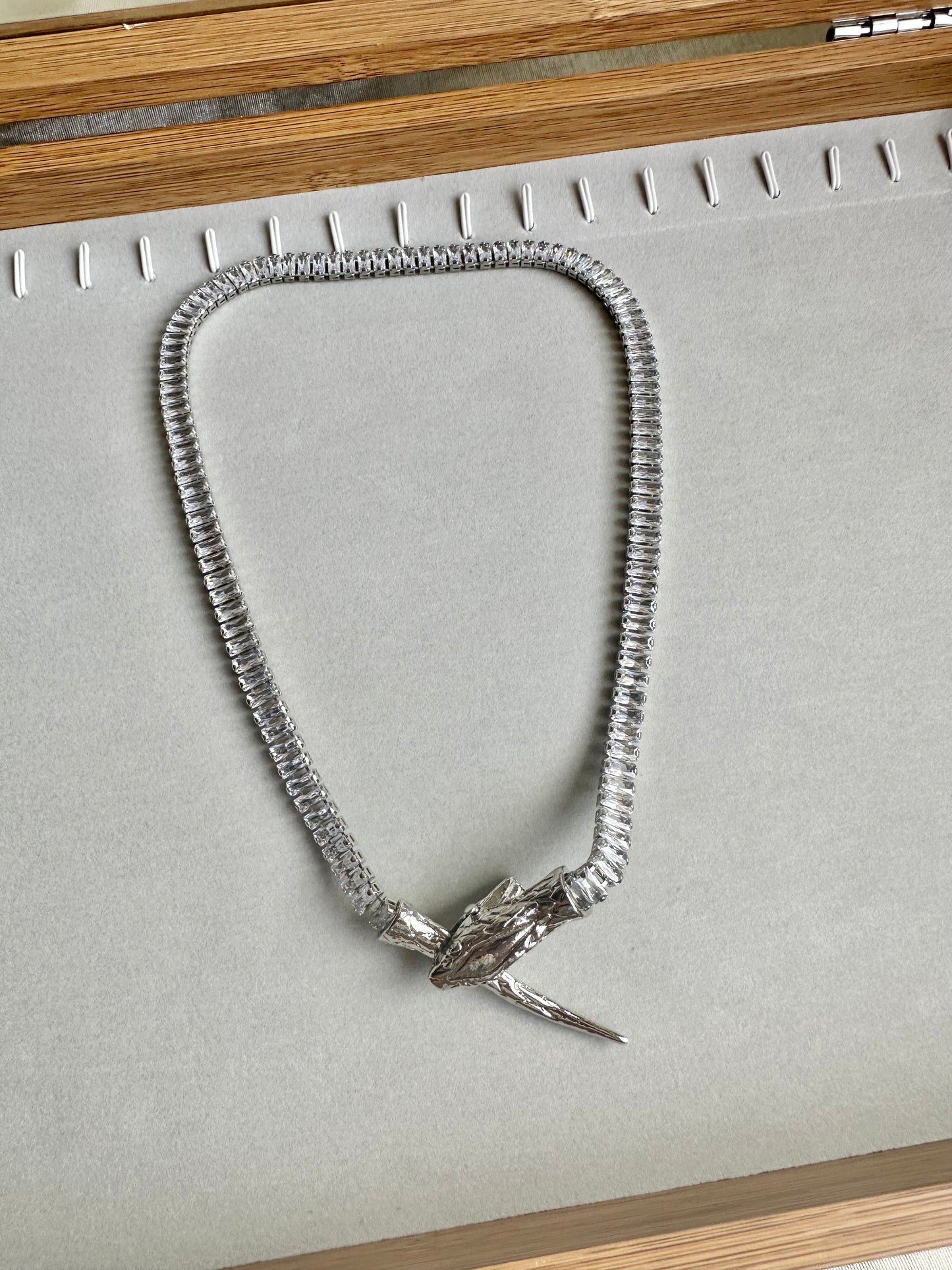 Serpant Baguette Necklace-Silver