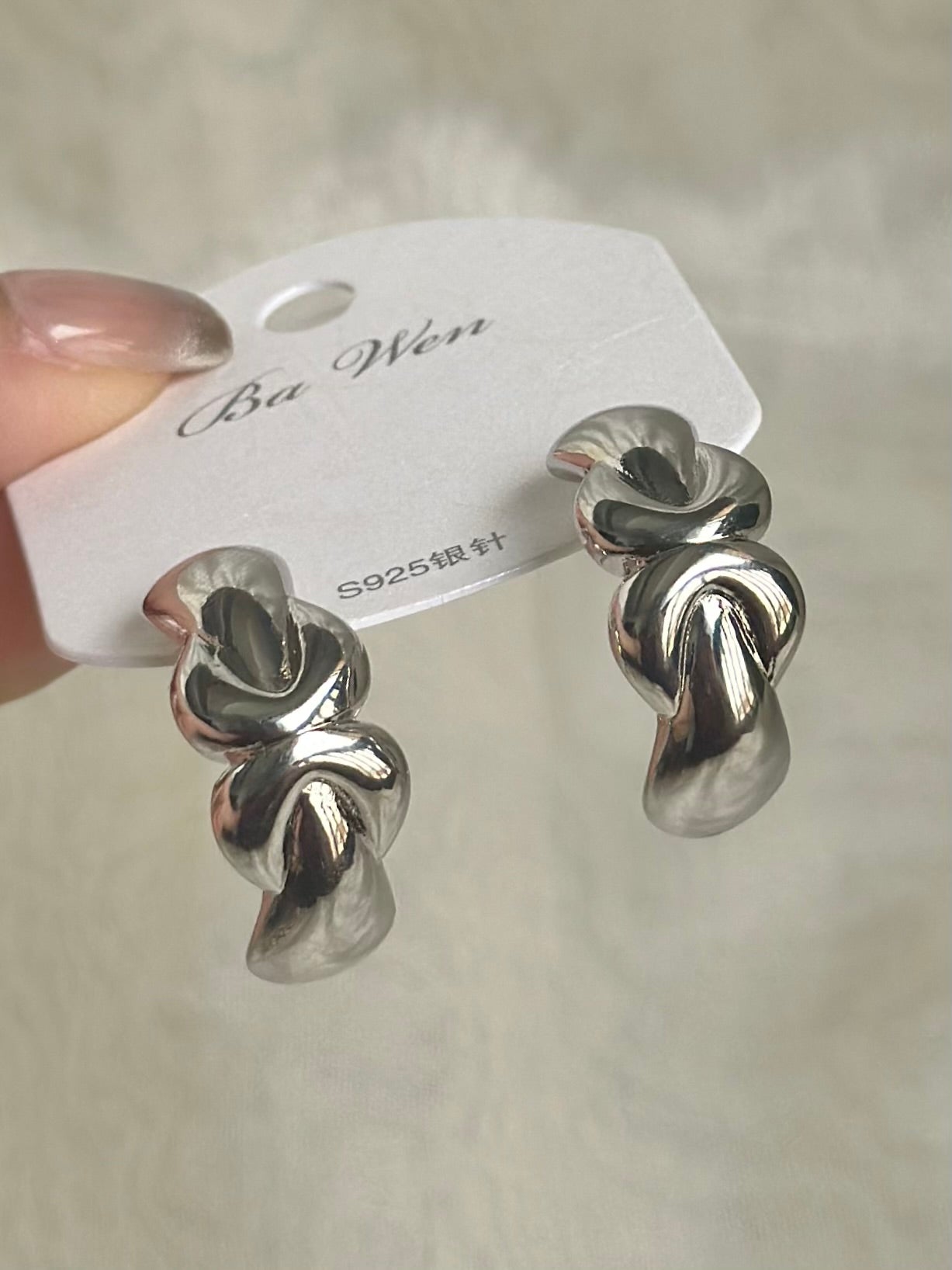 Solid Knot Hoop Earrings