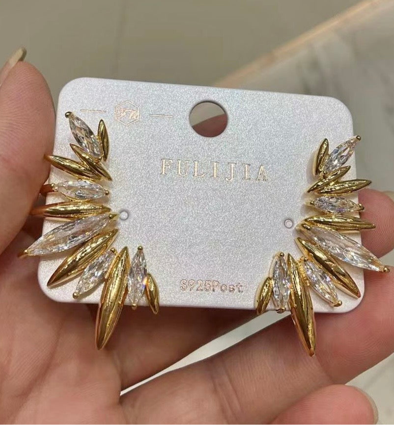 Modern Bloom Earring & Cuff-Gold