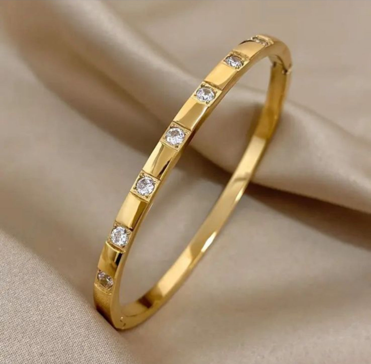 Dotted Bracelet