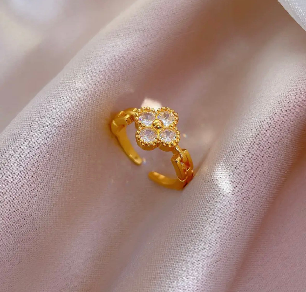 Clover Studded Ring