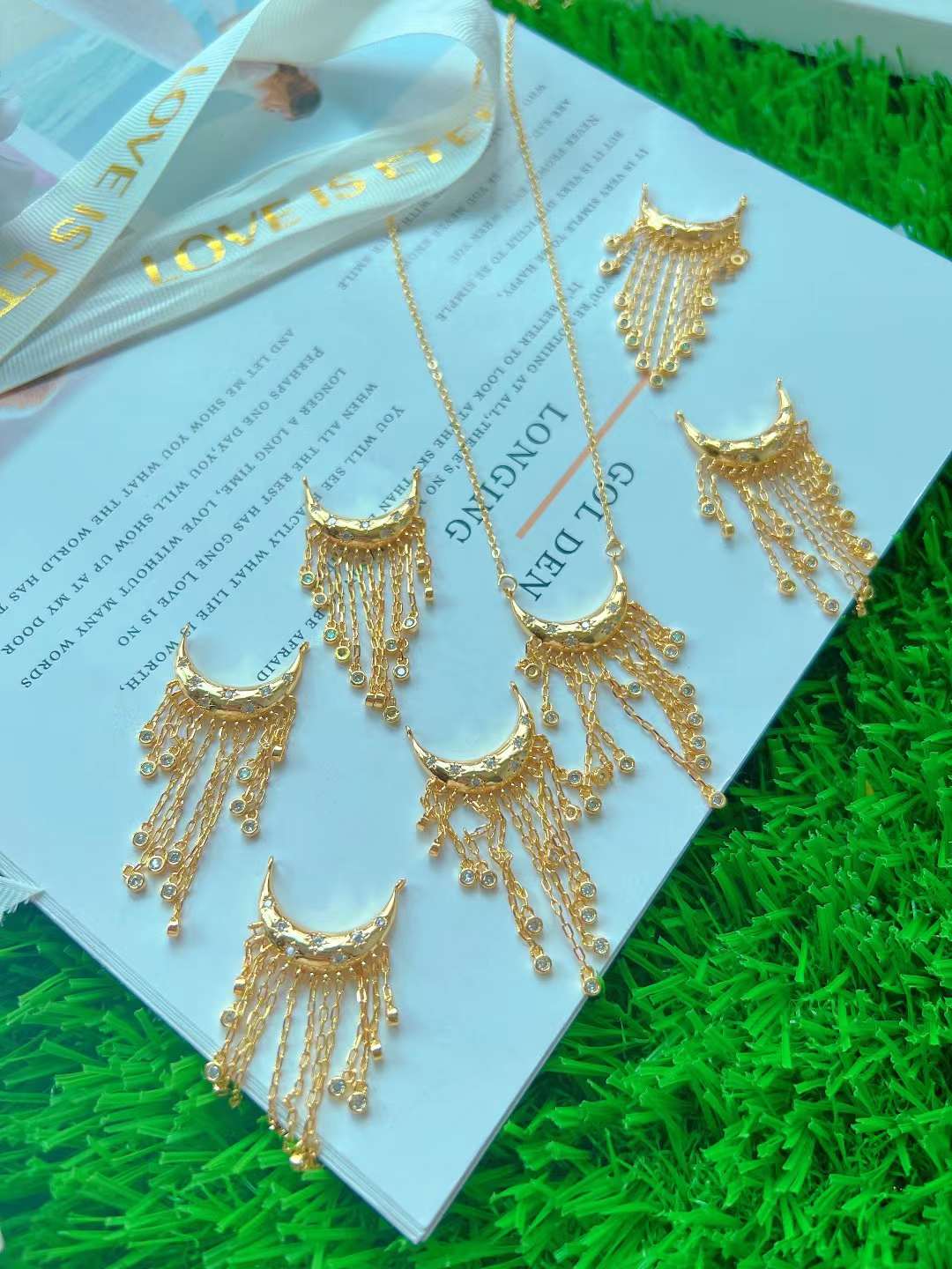 Princess Dangling Necklace