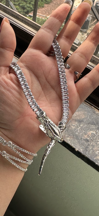 Serpant Baguette Necklace-Silver