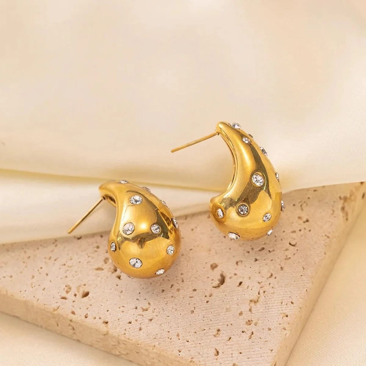 Viral Drop Earrings