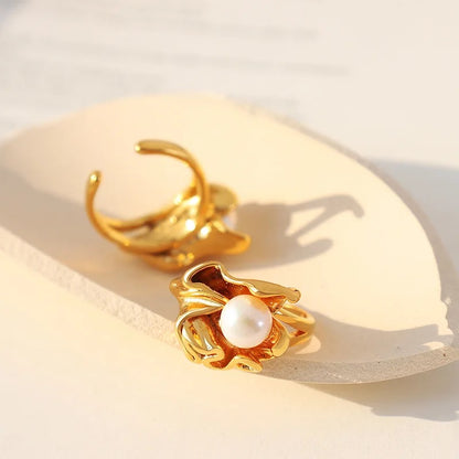 Pearl in Shell Ring
