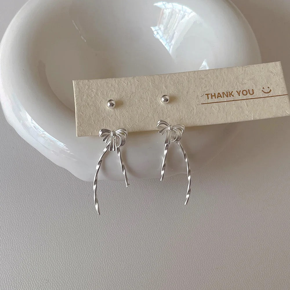 Petite Bow F&B Earrings