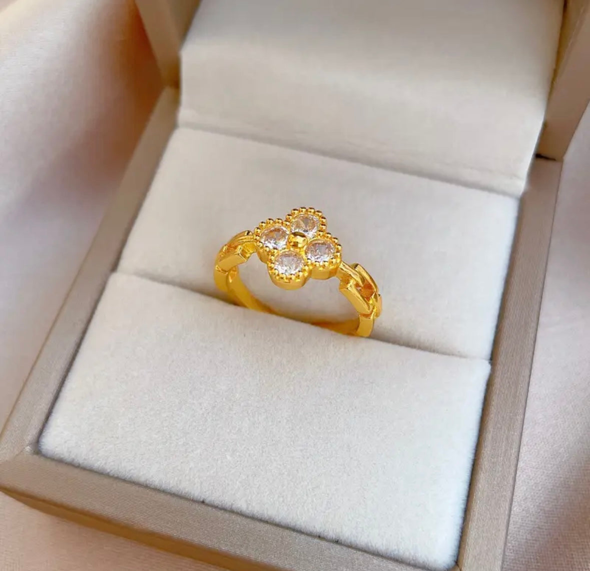 Clover Studded Ring