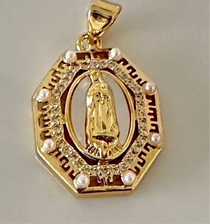St. Martin Charm Necklaces in Thin Chain-3 Types