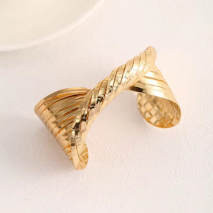 Exagerated Twisted Kada Bracelets