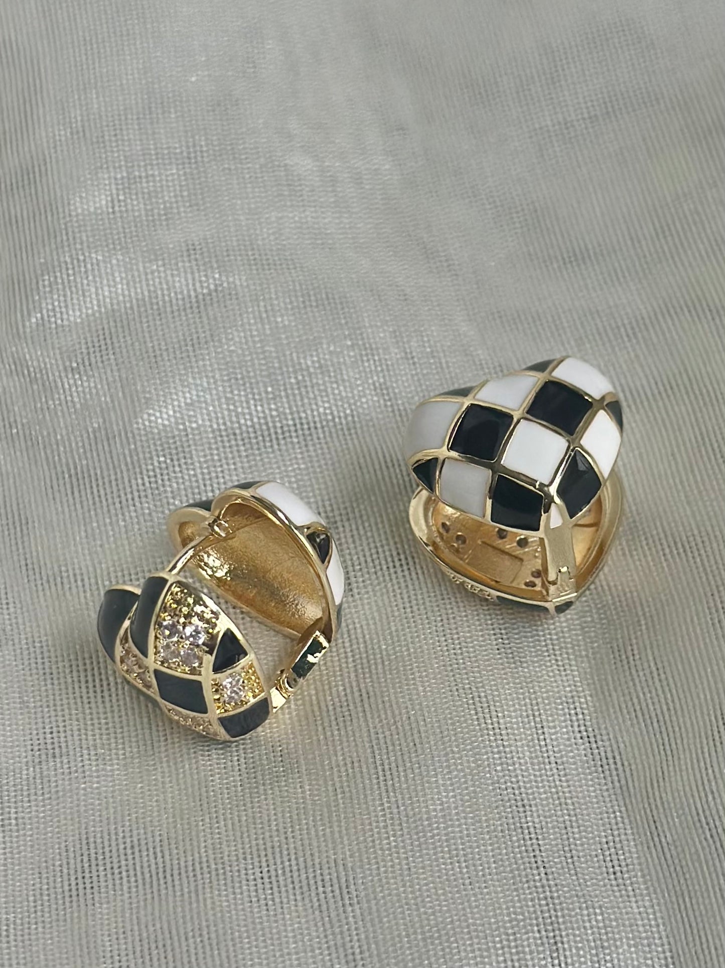 Reversible B&W Heart Stud Earrings