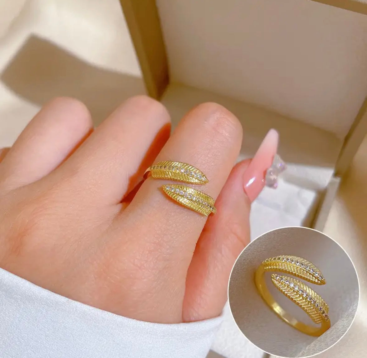 Overlap Leaf Ring