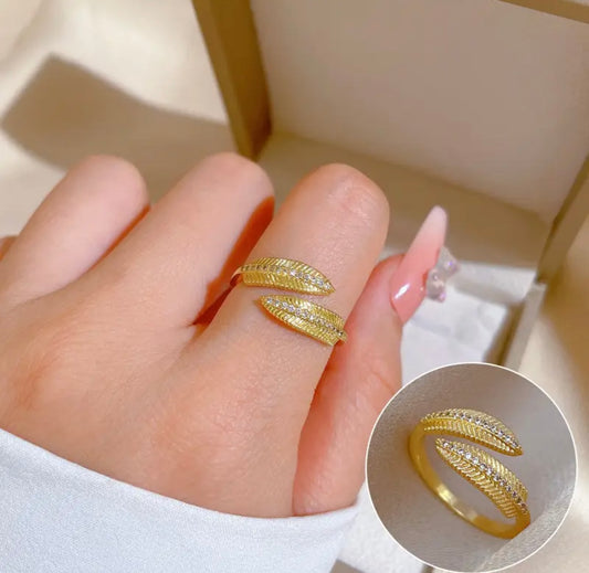 Overlap Leaf Ring