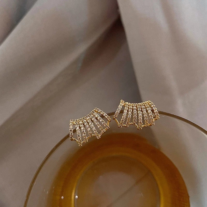 Curved Web Tops Earrings