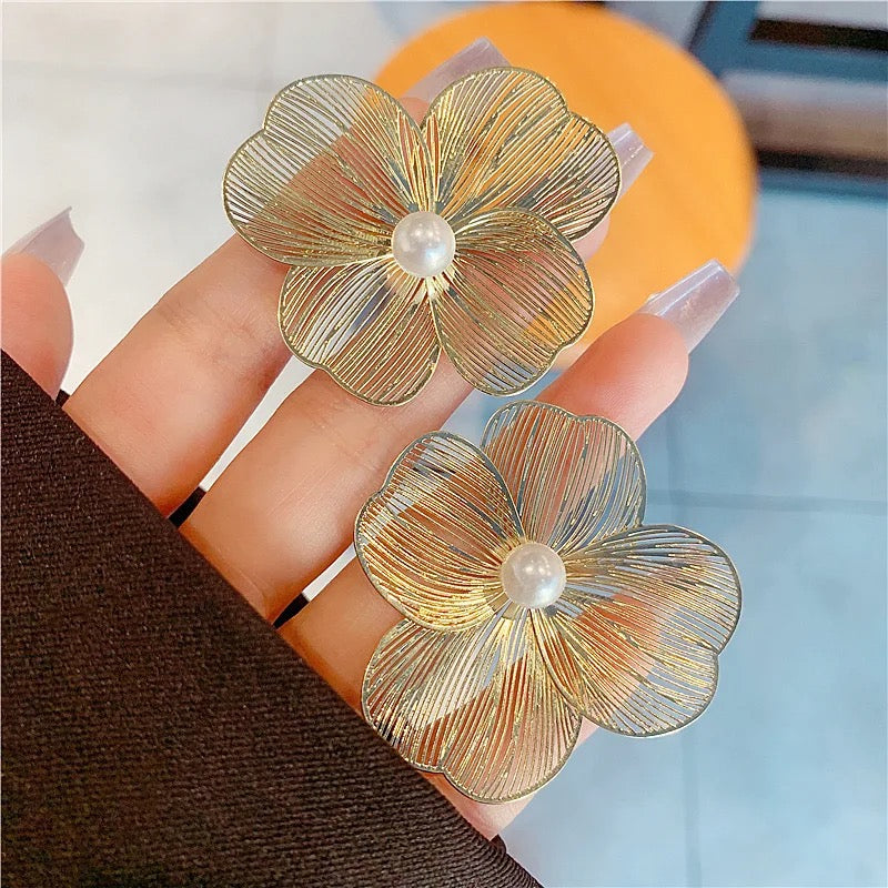 Mesh Flower Top Earrings