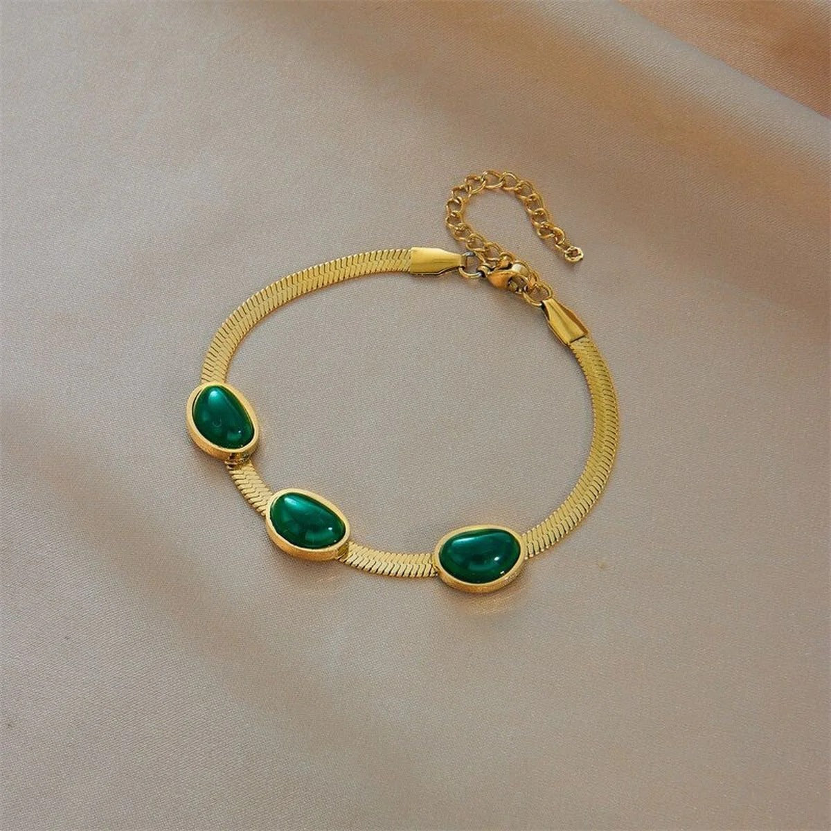 GREEN STONE BRACELET