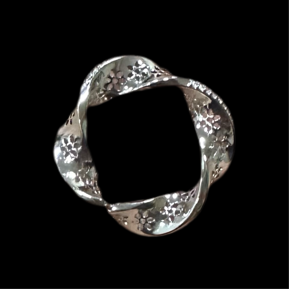 Curvilicious Silver Ring