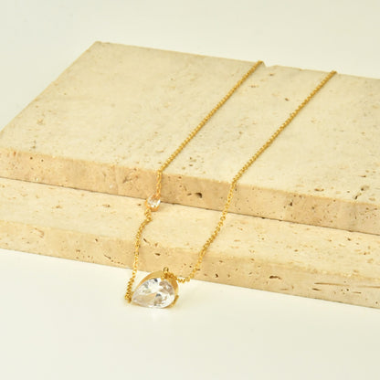 Bold Pear Solitaire Necklace-Gold