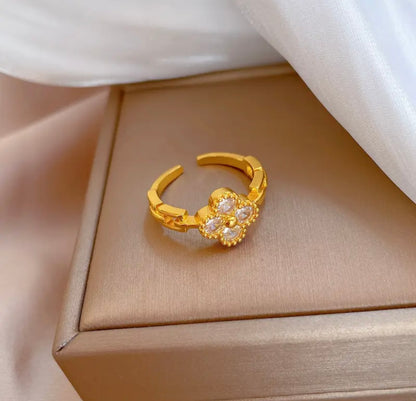 Clover Studded Ring