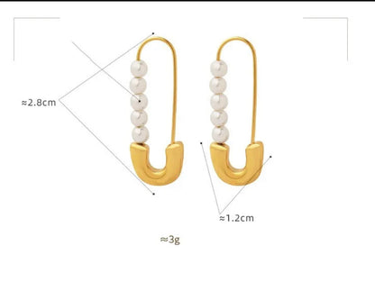 Pearl Safety Pin Earring