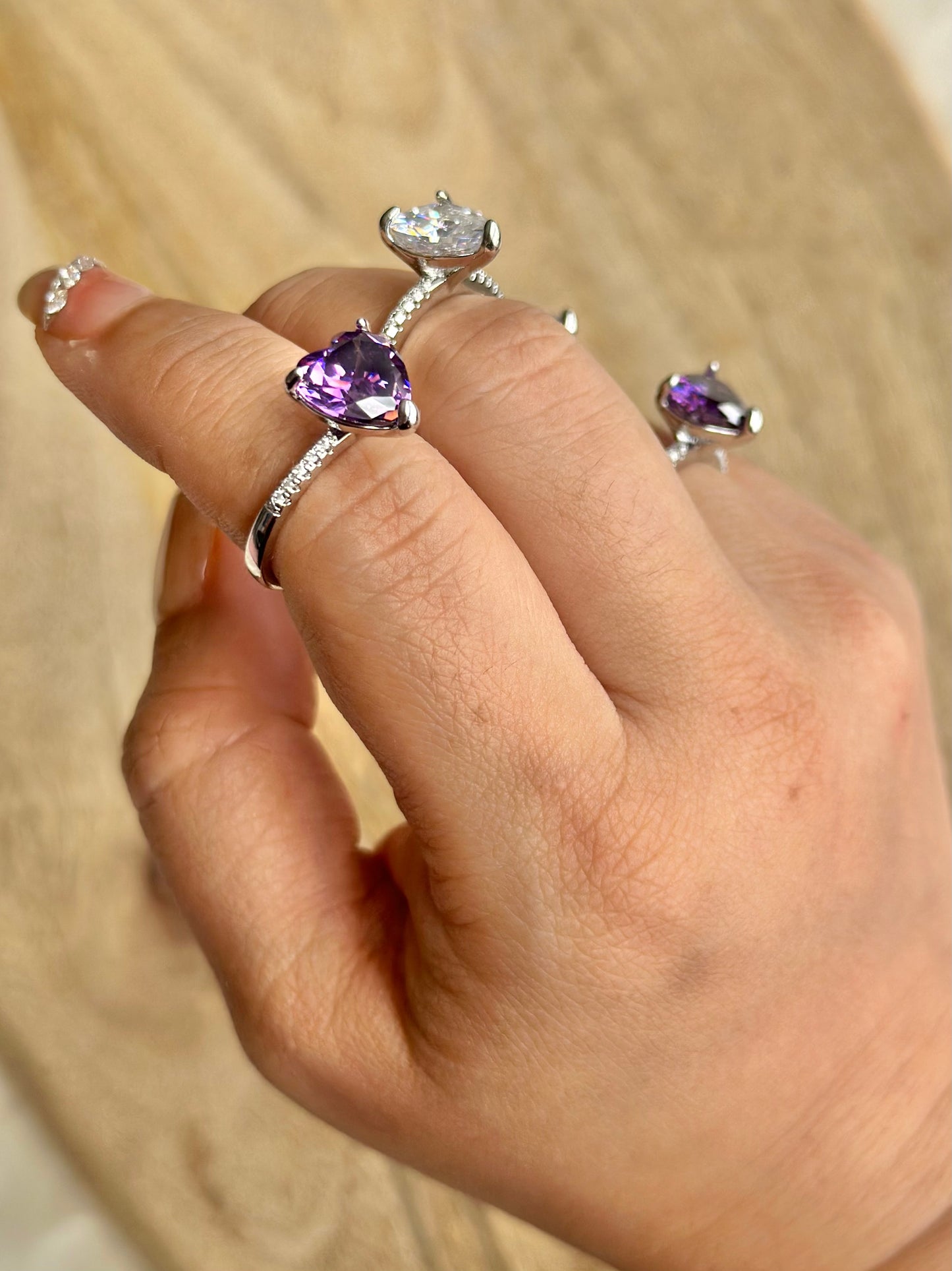 Solitaire Gorge Heart Ring