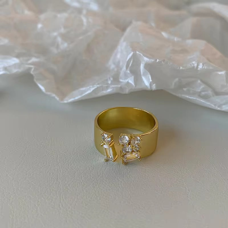 Sparkle Gap Ring-Gold