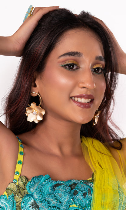 Floral Circle matte Gold Earrings