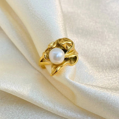 Pearl in Shell Ring