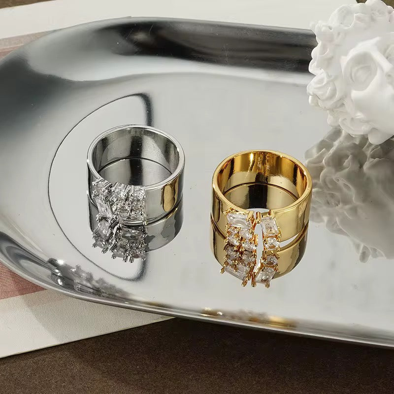 Sparkle Gap Ring-Gold