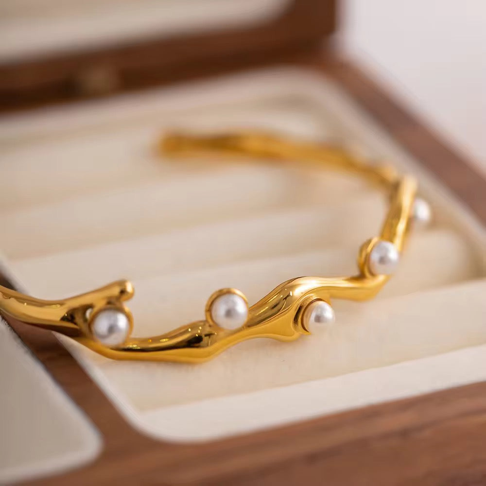 Pearl Wavy Adjustable Kada Bracelet
