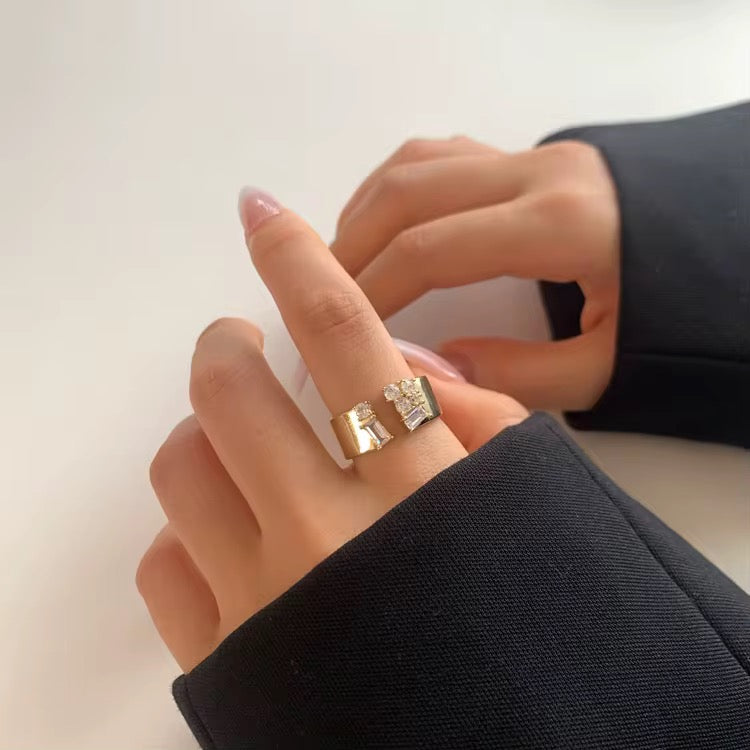 Sparkle Gap Ring-Gold