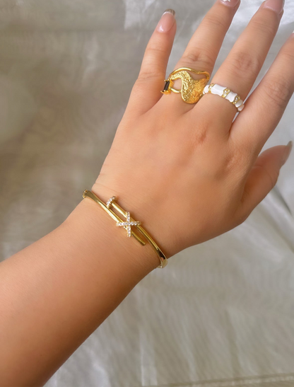 Thin Cross Nail Bracelet-Gold