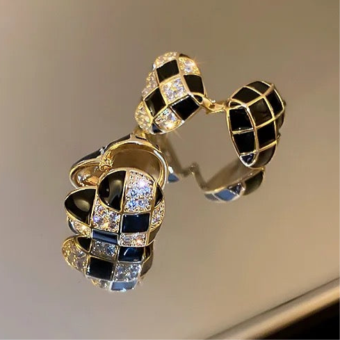 Reversible B&W Heart Stud Earrings