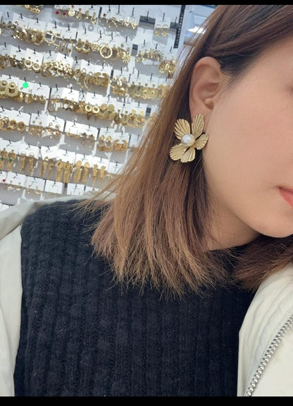 Sunflower Pearl Earrings